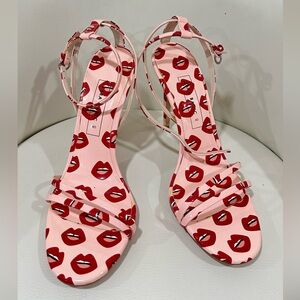 Zara Pink Lip Print Sandals